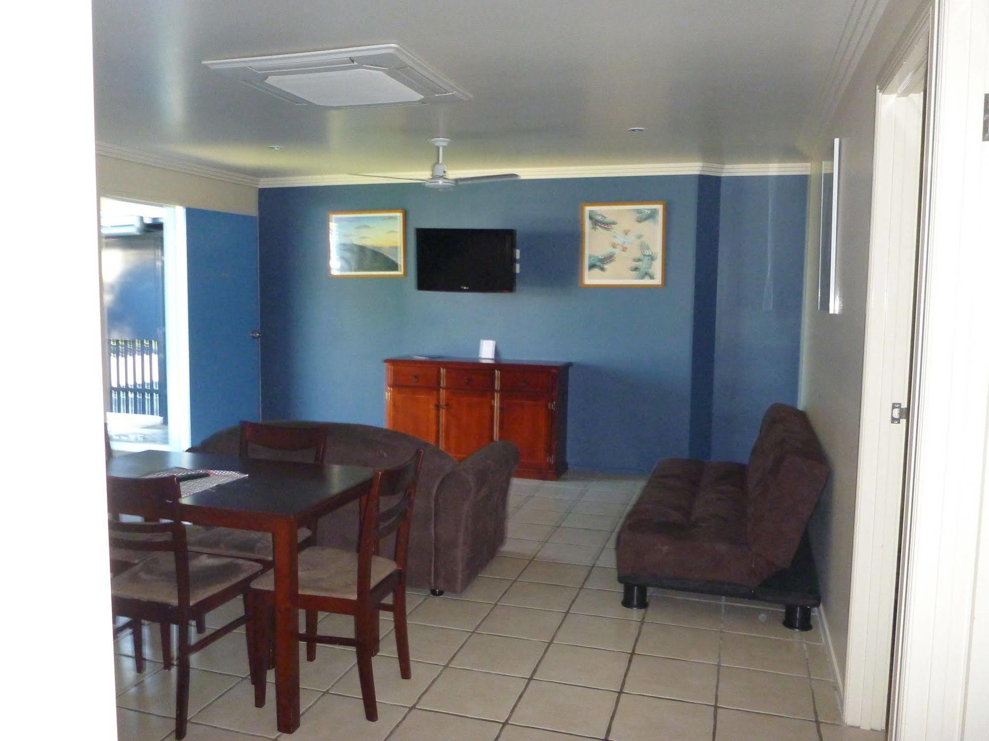 Emu Park Motel Esterno foto